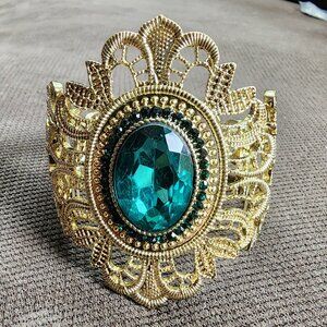 Etsy Emerald Green Crystal Cut Gold Toned Stretch Cuff Bracelet